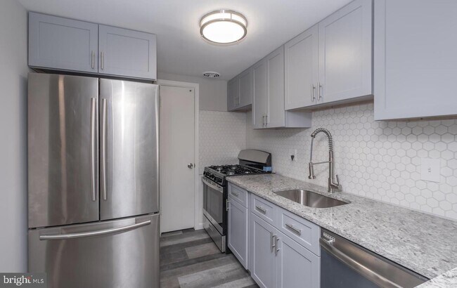 Building Photo - 7153 Donnell Pl