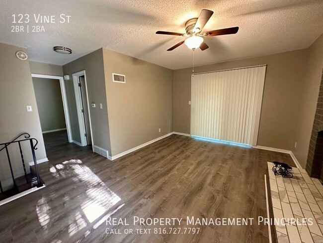 Building Photo - Recently Renovated 2 Bedroom, 2 Bathroom P...