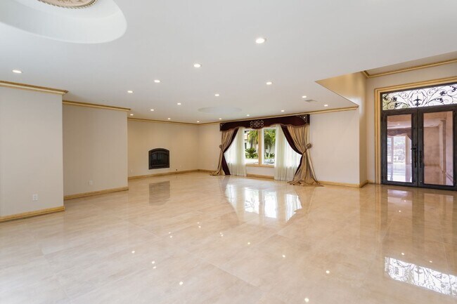 Building Photo - 3603 Westfall Dr