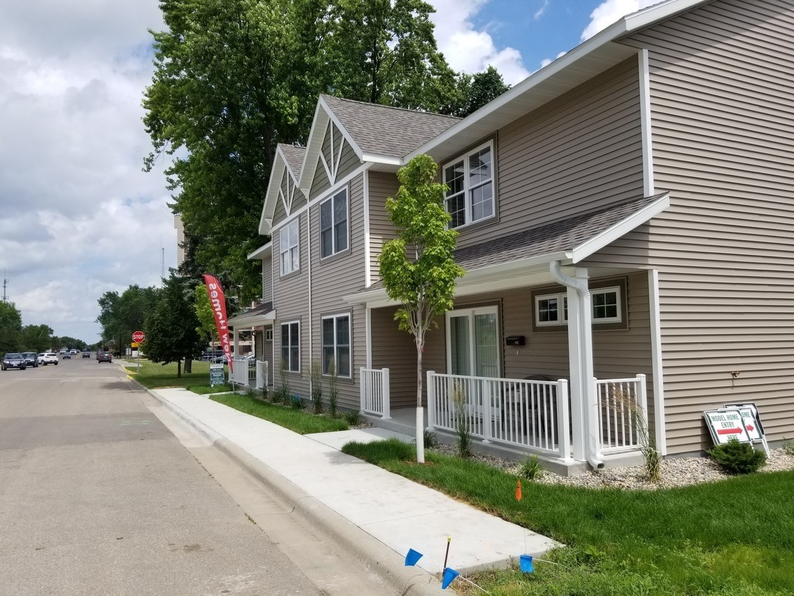 Exterior - Fillmore Village Townhomes