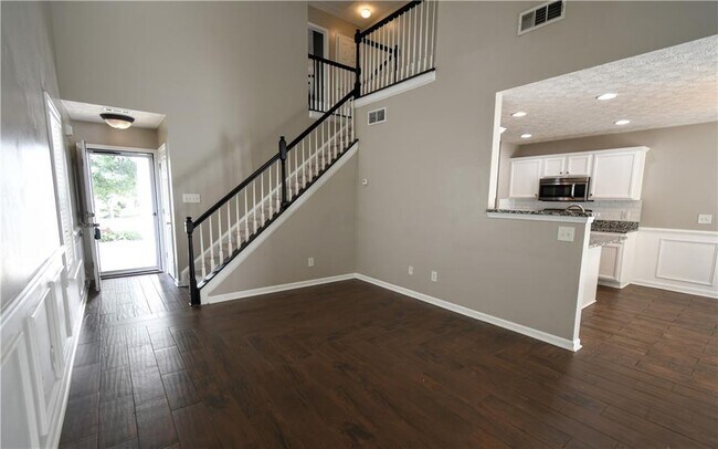 Foto del edificio - 6215 Smoke Ridge Ln