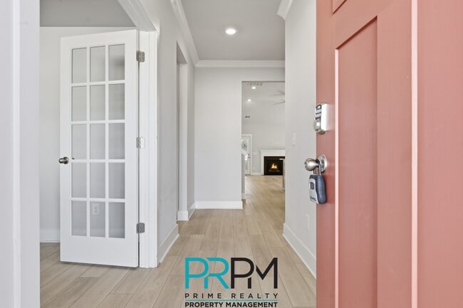 Foto del edificio - 2 Thornfield Dr