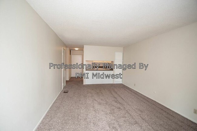 Building Photo - 1240 W 73rd St