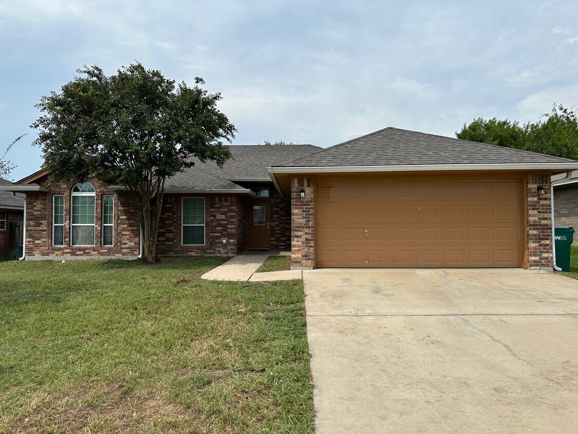 Foto principal - 3307 Churchill Dr
