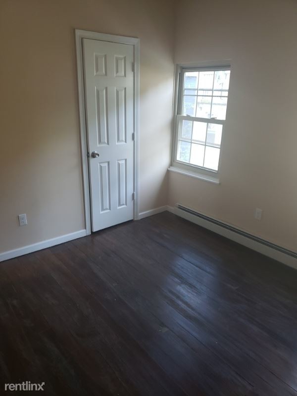 Building Photo - 3 br, 1 bath Apartment - 2 Colley St 2 Unit 2