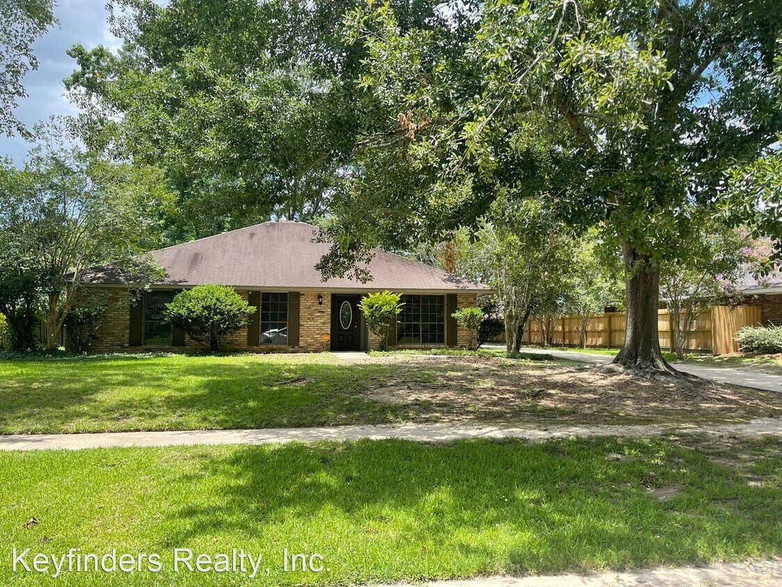 Foto principal - 4 br, 2 bath House - 5114 Sandy Ridge Dr.