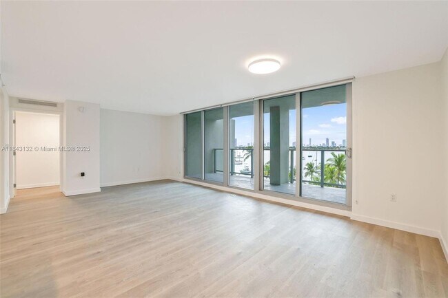 Foto del edificio - 1504 Bay Rd