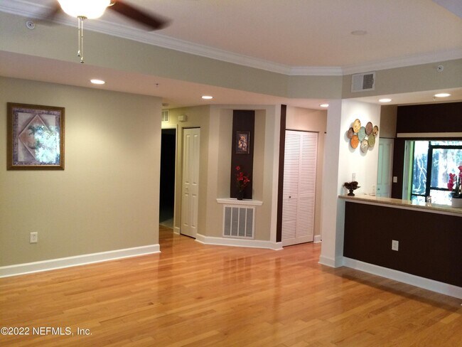 Foto del edificio - 9745 Touchton Rd