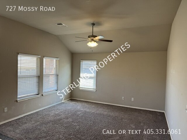Foto del edificio - 727 Mossy Rd