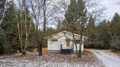 Building Photo - 180 Blanchard Lake Dr