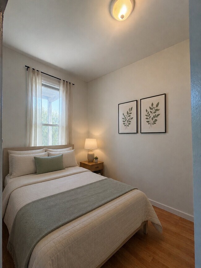 Foto del edificio - 944 W 18th St