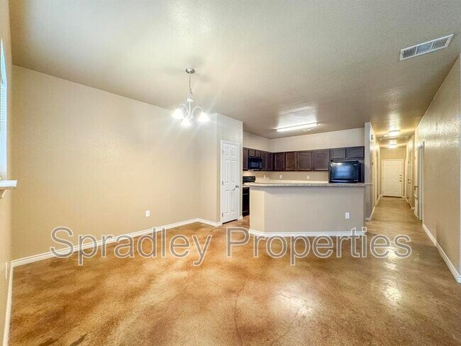 Foto del edificio - 7017 Cameron Park Rd