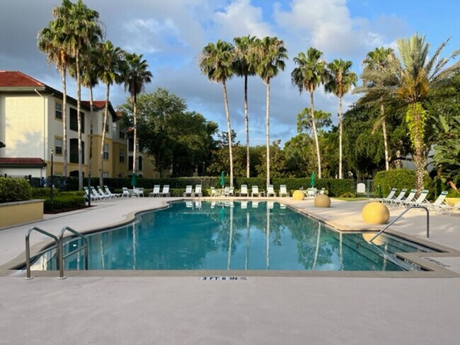 Foto del edificio - 1 Bedroom + Den Condo in Royal Greens at G...