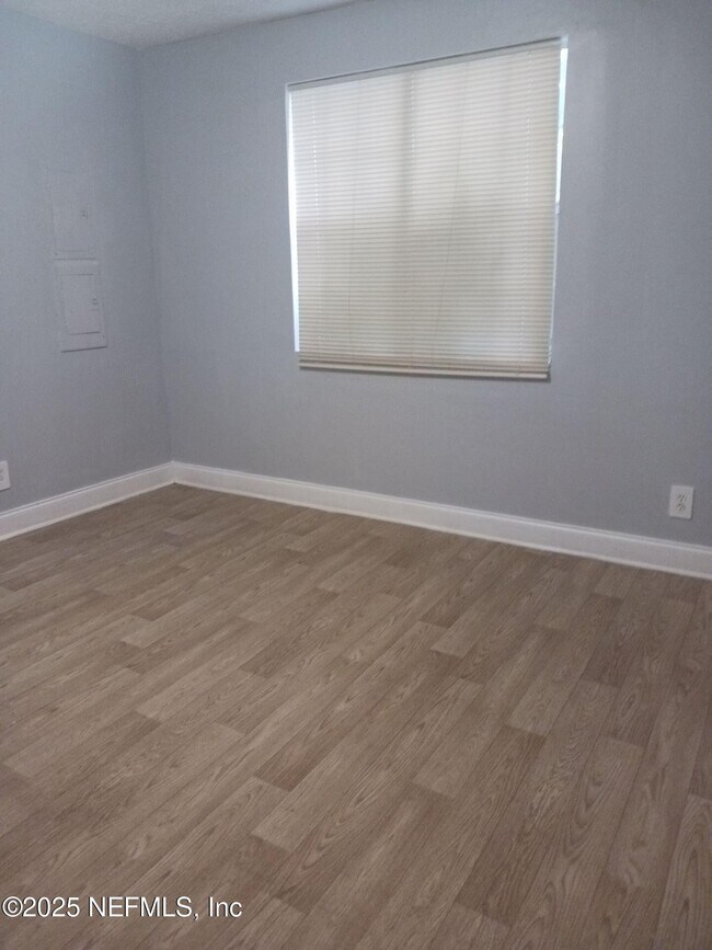 Foto del edificio - 8147 Vernell St