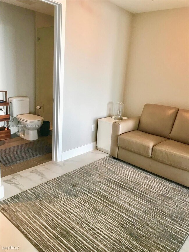 Foto del edificio - 1 br, 2 bath Condo - 2900 NE 7th Ave Unit ...