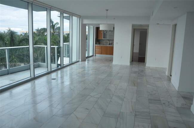 Foto del edificio - 2627 S Bayshore Dr