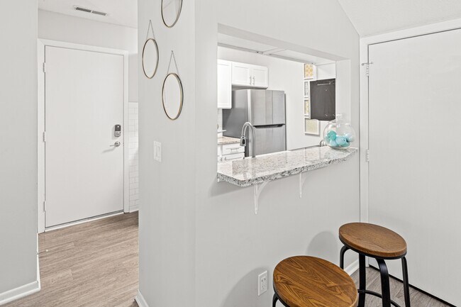 Foto del edificio - SouthFork Townhomes + Flats