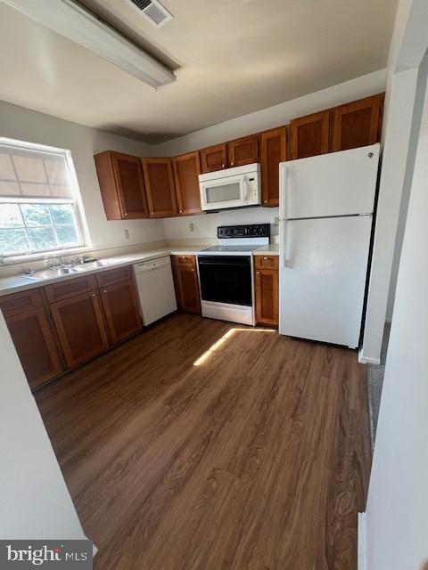 Foto del edificio - 1401 Key Pkwy