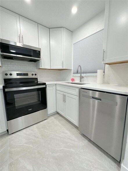Building Photo - 3221 White Ibis Ct