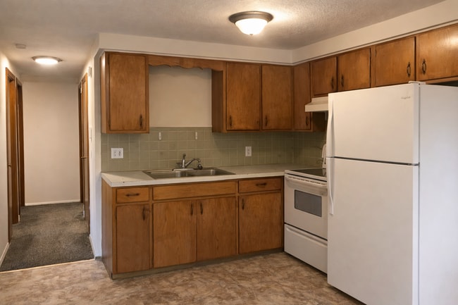 Building Photo - 3 Bedroom NE Canton House for rent