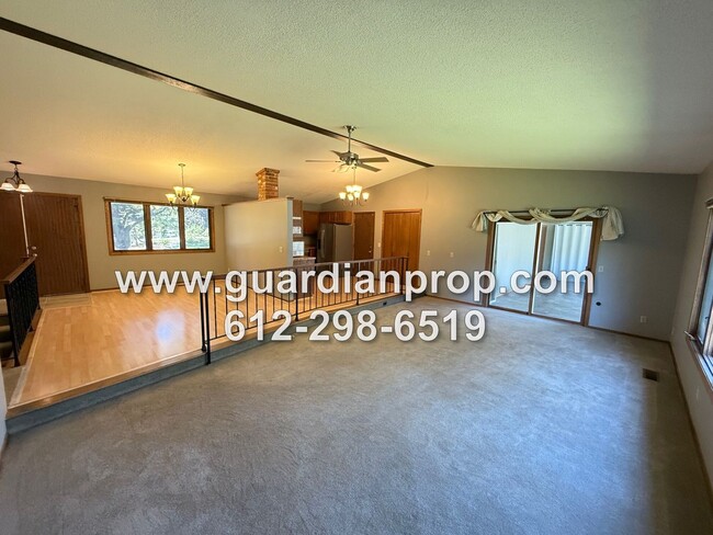 Building Photo - Rambler with Open Floor Plan Available Now...