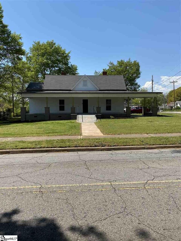 300 S 5th St, Easley, SC 29640 House for Rent in Easley, SC