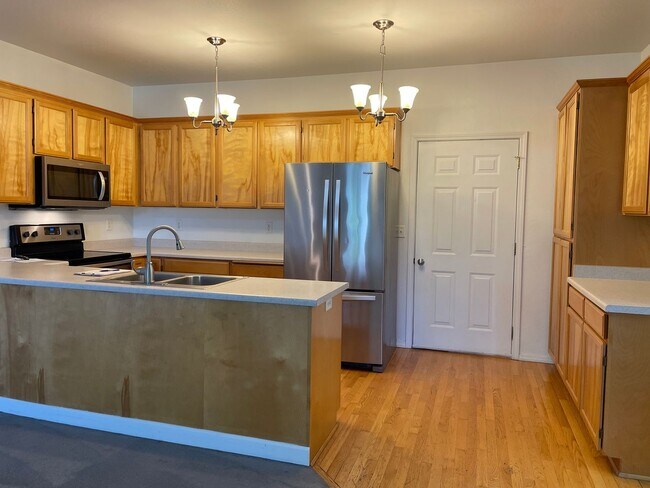 Building Photo - Beautiful 3 Bed, 2.5 Bath Home for Rent – Bright & Spacious in a Great Neighborhood