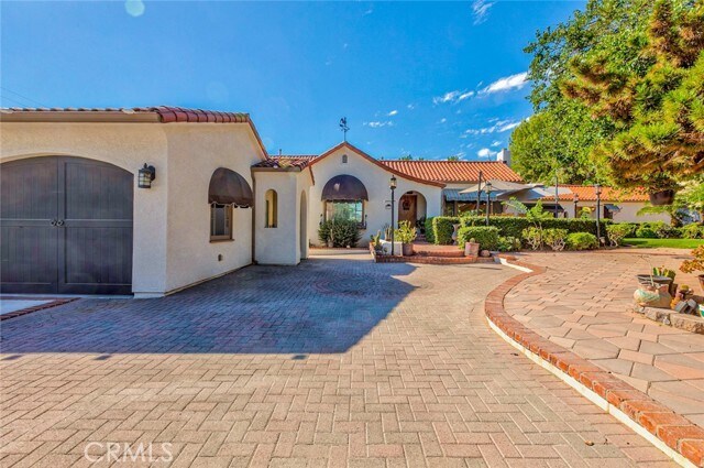Foto principal - 971 N Citrus Dr