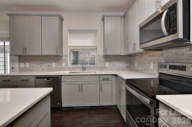 Foto del edificio - 13047 Tinton Ave