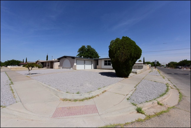 Building Photo - 10169 Dunbarton Dr