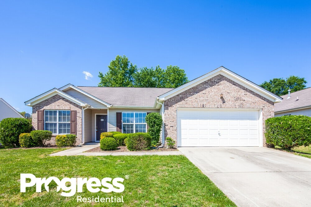 8416 Angwin Pl, Charlotte, NC 28262 House Rental in Charlotte, NC