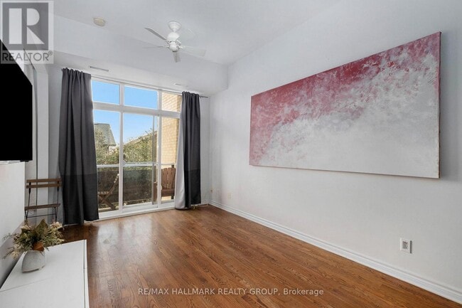 Building Photo - 682 Churchill Ave N