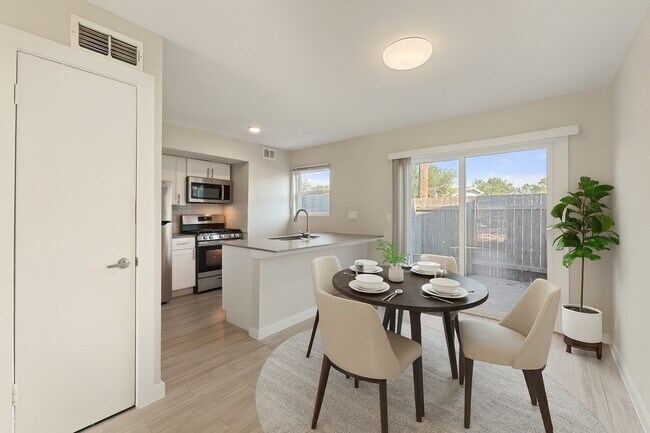 Foto del edificio - 5005 Manor Rd