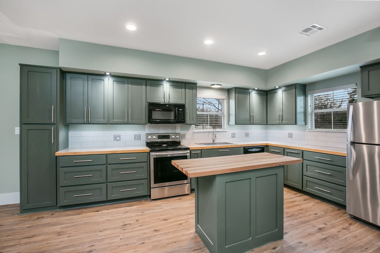 Foto principal - 3 Bedroom Townhome in West Baton Rouge