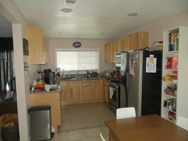 Interior Photo - 10040 Pomering Rd
