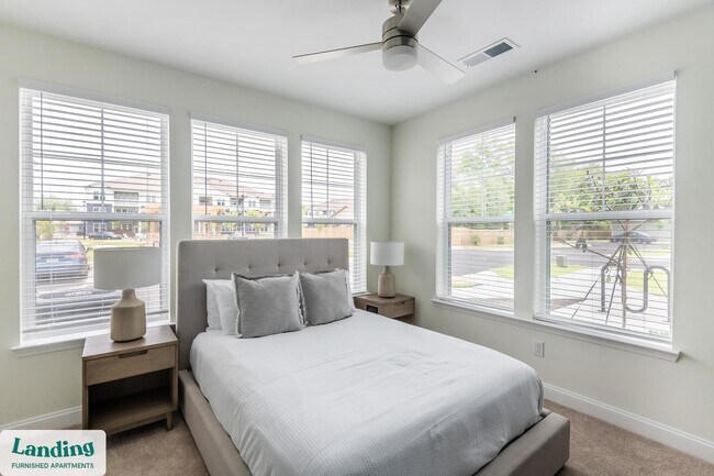 Foto del edificio - 135 Dresser Ln