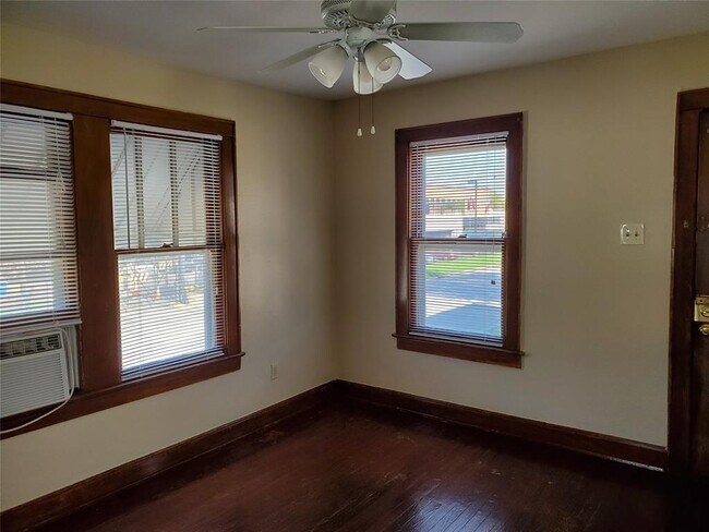 Foto del edificio - 1707 Sidney St