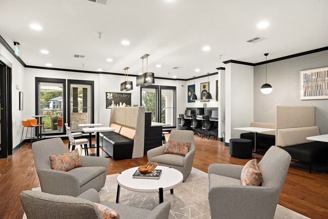 Salón multimedia las 24 horas con Wi-Fi - Bexley at Whitestone