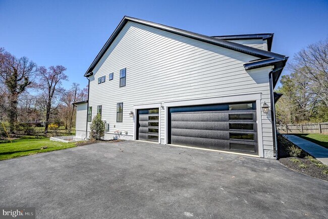 Foto del edificio - 2424 Carey Ln