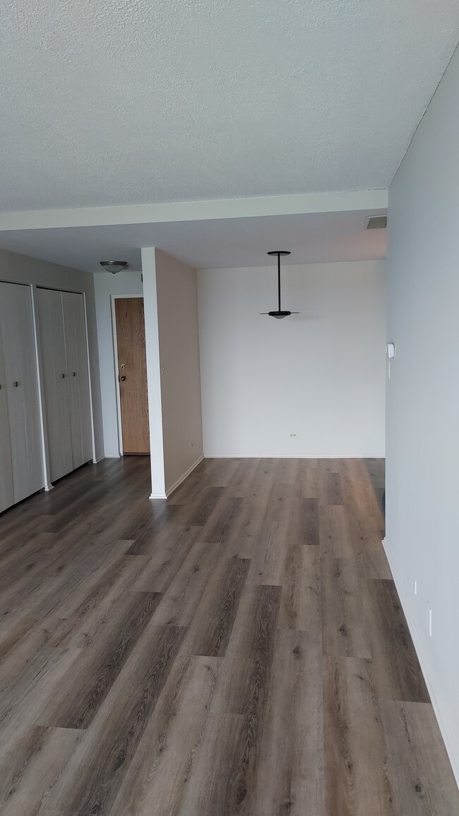 Dining Area - 5400 Walnut Ave