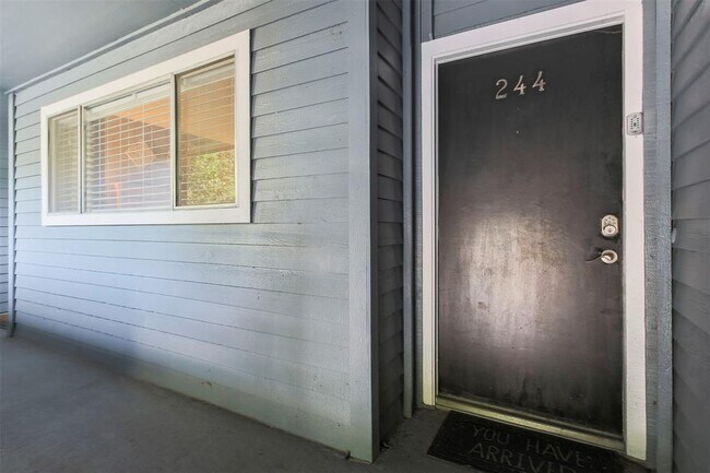 Building Photo - 12500 Melville Dr