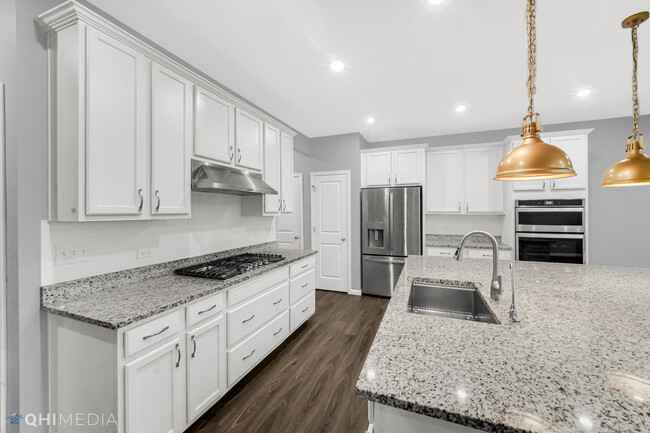 Building Photo - 597 Watercress Dr