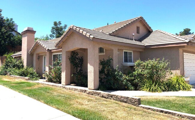 Building Photo - 3 Bedroom 2 Bathroom Loma Linda House Near...