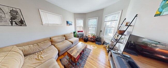 Building Photo - 23 Tufts St