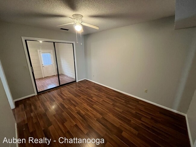 Building Photo - 2 br, 1.5 bath House - 1409 Stratton Place...