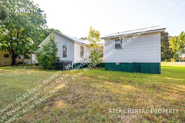 Building Photo - 502 Heath St