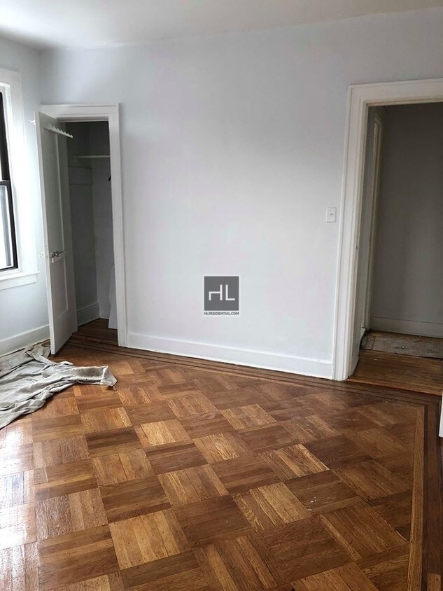 Building Photo - 4202 Ditmars Blvd