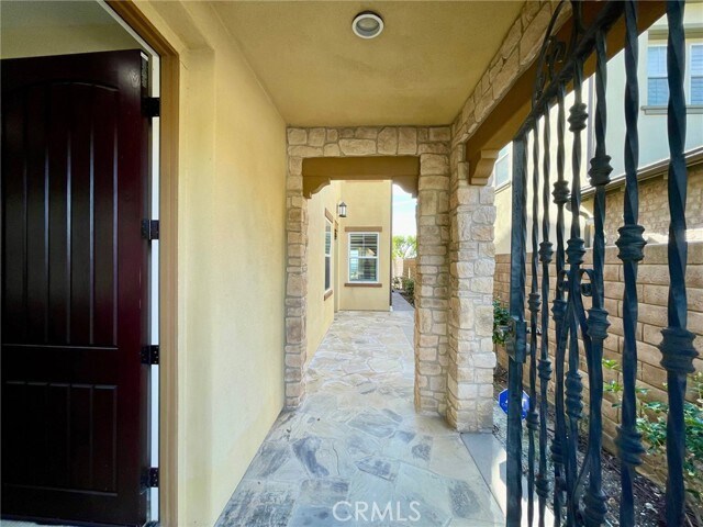 Building Photo - 2652 E Temblor Ranch Dr