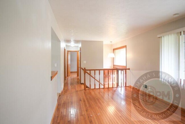 Foto del edificio - 3 Bedroom 1.5 Bathroom Home Located Minutes from Westroads Mall