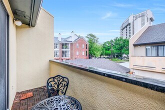 Building Photo - 1112 Bering Dr